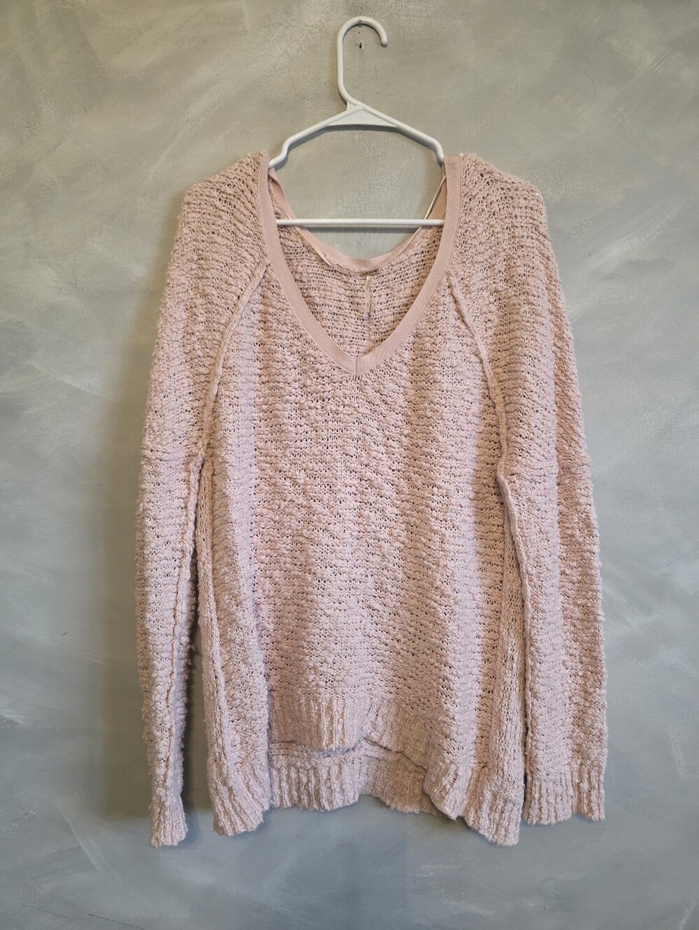 Free People Song Bird Pale Pink Popcorn V Neck Lightweight Sweater Sz L
